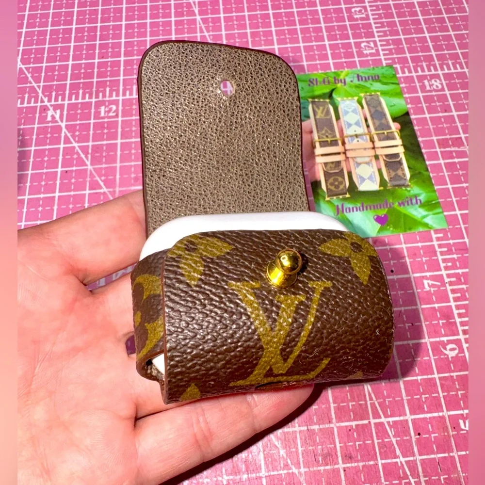 ♻️ AirPods Pro case Monogram ♻️ Hand crafted - Picture 10 of 10